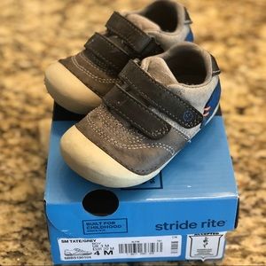 Stride Rite soft motion rate sneaker toddler 4M